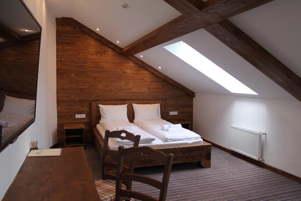 Shpatser Hotel Bryukhovychi Bilik gambar